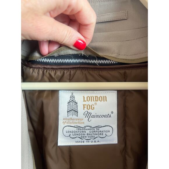London Fog Men's Tan
Maincoats Trench Style Coat Tan Size 38R - Picture 9 of 15